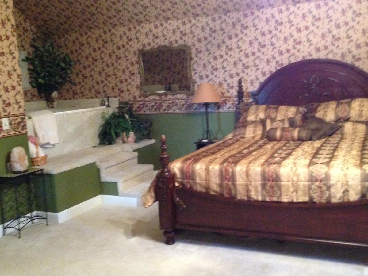 Swan Song Inn Marshfield Екстер'єр фото